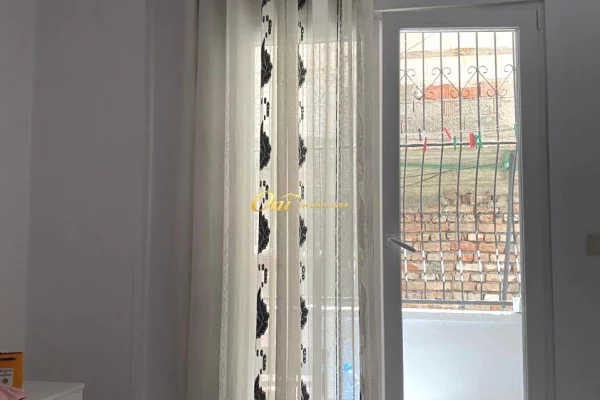Appartamento in affitto a Tirana 1+1, Arredato