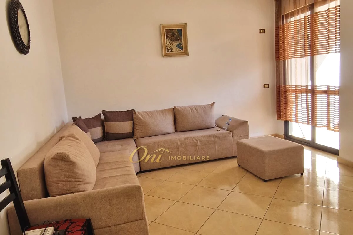 Shtepi me qera Apartament ne Tirane, 2+1, Mobilimi Bosh, pa mobiluar, Pagesa 38,000  Leke.
