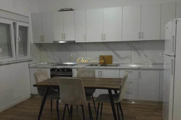 Shtepi me qera Apartament ne Tirane, 2+1, Mobilimi E mobiluar, Pagesa 60,000  Leke.
