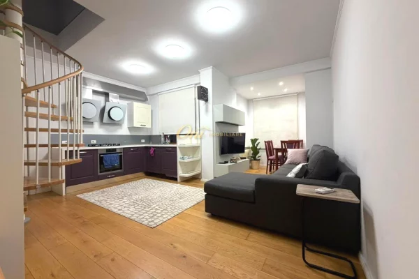 Shtepi me qera Apartament ne Tirane, 3+1, Mobilimi E mobiluar, Pagesa 85,000  Leke.