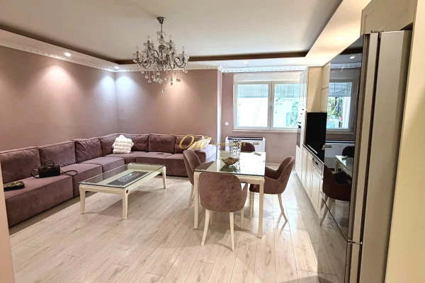Shtepi me qera Apartament ne Tirane, 3+1, Mobilimi E mobiluar, Pagesa 1,200  Euro.