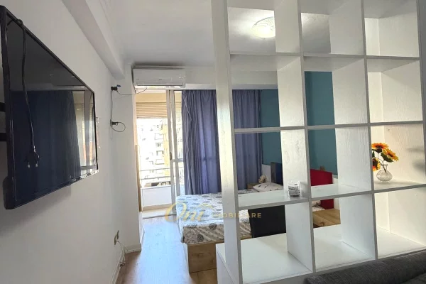 Shtepi me qera Apartament ne Tirane, Garsoniere, Mobilimi E mobiluar, Pagesa 38,000  Leke.