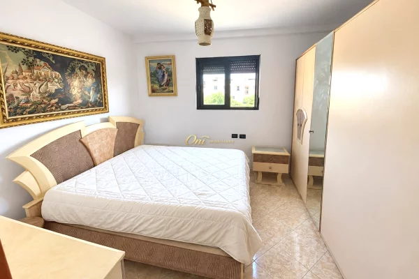 Shtepi me qera Apartament ne Tirane, 2+1, Mobilimi E mobiluar, Pagesa 50,000  Leke.