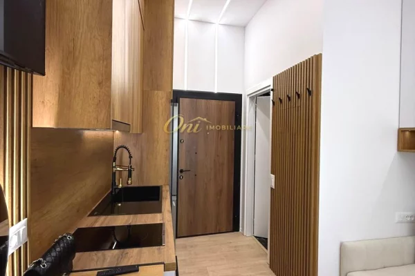 Shtepi me qera Apartament ne Tirane, 4+1, Mobilimi E mobiluar, Pagesa 225,000  Leke.