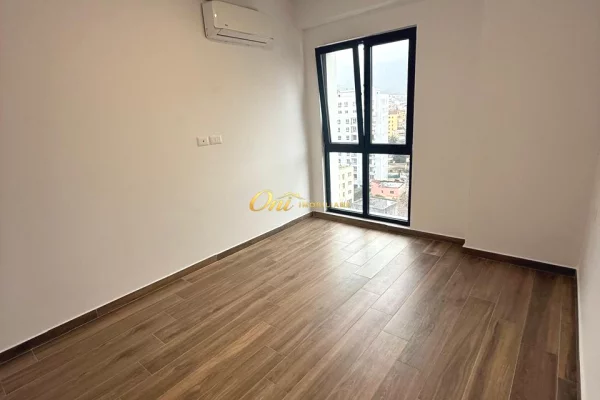Ambient biznesi me qera 3+1 ne Tirane - 520 Euro