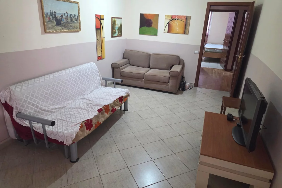 Shtepi me qera Apartament ne Tirane, 2+1, Mobilimi E mobiluar, Pagesa 45,000  Leke.