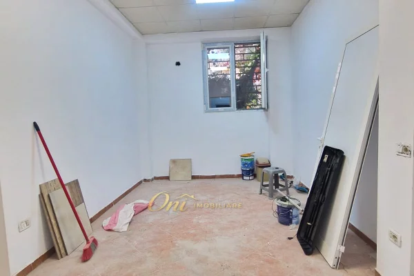 BULEVARDI ZOGU I PARE AMBIENT BIZNESI ME QERA 