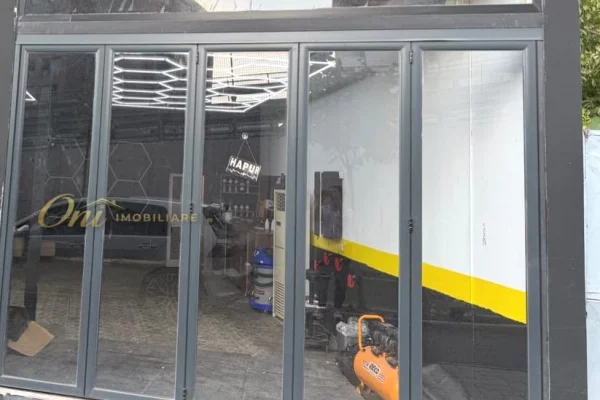 Ambient biznesi me qera 1+1 ne Tirane - 90,000 Leke