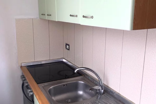 Shtepi me qera 1+1 ne Durres - 20,000 Leke