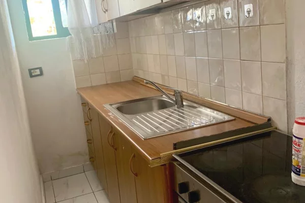 Shtepi me qera 1+1 ne Durres - 20,000 Leke