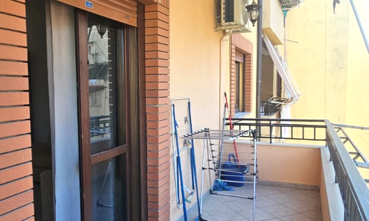 Shtepi me qera Apartament ne Tirane, 1+1, Mobilimi E mobiluar, Pagesa 55,000  Leke.