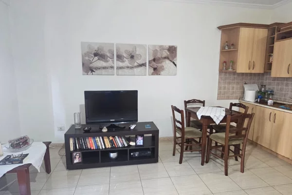 Shtepi me qera Apartament ne Tirane, 1+1, Mobilimi E mobiluar, Pagesa 55,000  Leke.