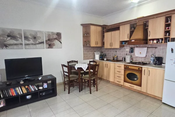 Shtepi me qera Apartament ne Tirane, 1+1, Mobilimi E mobiluar, Pagesa 55,000  Leke.