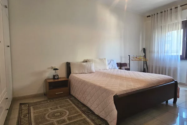 Shtepi me qera Apartament ne Tirane, 1+1, Mobilimi E mobiluar, Pagesa 55,000  Leke.