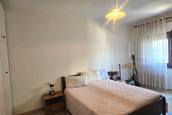 Shtepi me qera Apartament ne Tirane, 1+1, Mobilimi E mobiluar, Pagesa 55,000  Leke.