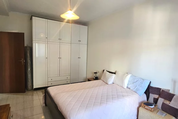 Shtepi me qera Apartament ne Tirane, 1+1, Mobilimi E mobiluar, Pagesa 55,000  Leke.