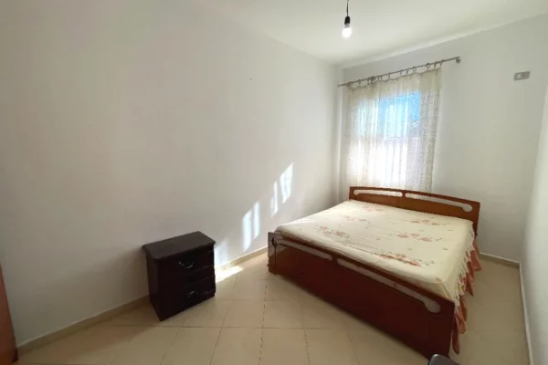 Shtepi me qera Apartament ne Tirane, 1+1, Mobilimi E mobiluar, Pagesa 35,000  Leke.