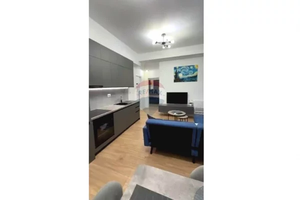 Shtepi me qera 2+1 ne Tirane - 60,000 Leke