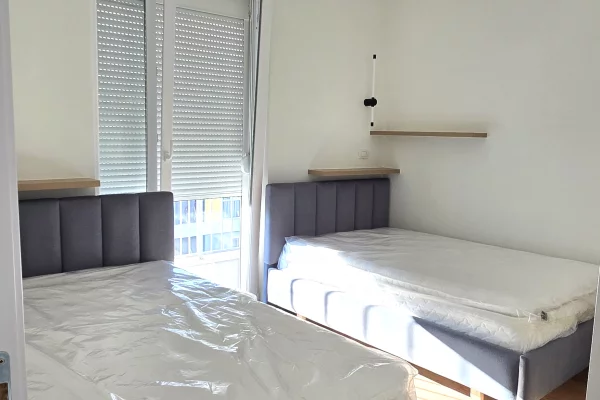 Shtepi me qera Apartament ne Tirane, 3+1, Mobilimi E mobiluar, Pagesa 60,000  Leke.
