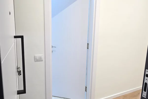 Shtepi me qera Apartament ne Tirane, 3+1, Mobilimi E mobiluar, Pagesa 60,000  Leke.