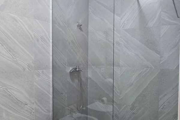 Shtepi me qera Apartament ne Tirane, 3+1, Mobilimi E mobiluar, Pagesa 60,000  Leke.