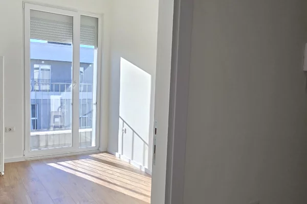 Shtepi me qera Apartament ne Tirane, 3+1, Mobilimi E mobiluar, Pagesa 60,000  Leke.