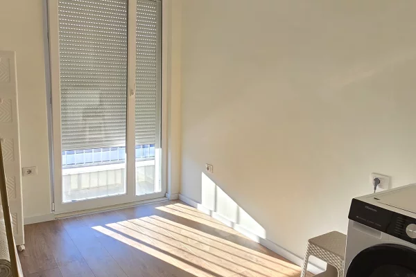 Shtepi me qera Apartament ne Tirane, 3+1, Mobilimi E mobiluar, Pagesa 60,000  Leke.