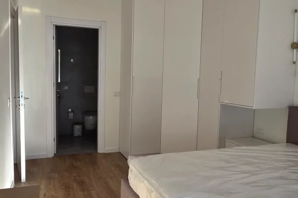 Shtepi me qera Apartament ne Tirane, 3+1, Mobilimi E mobiluar, Pagesa 60,000  Leke.