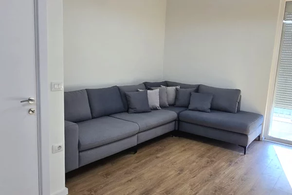 Apartament - Për Qira 