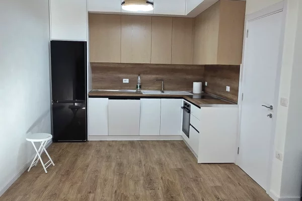 Shtepi me qera Apartament ne Tirane, 3+1, Mobilimi E mobiluar, Pagesa 60,000  Leke.