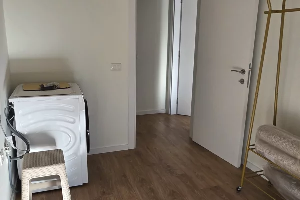 Shtepi me qera Apartament ne Tirane, 3+1, Mobilimi E mobiluar, Pagesa 60,000  Leke.