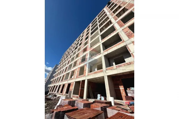 Shtepi ne shitje Apartament ne Tirane, 3+1, Mobilimi Bosh, pa mobiluar, Pagesa 91,000  Euro.