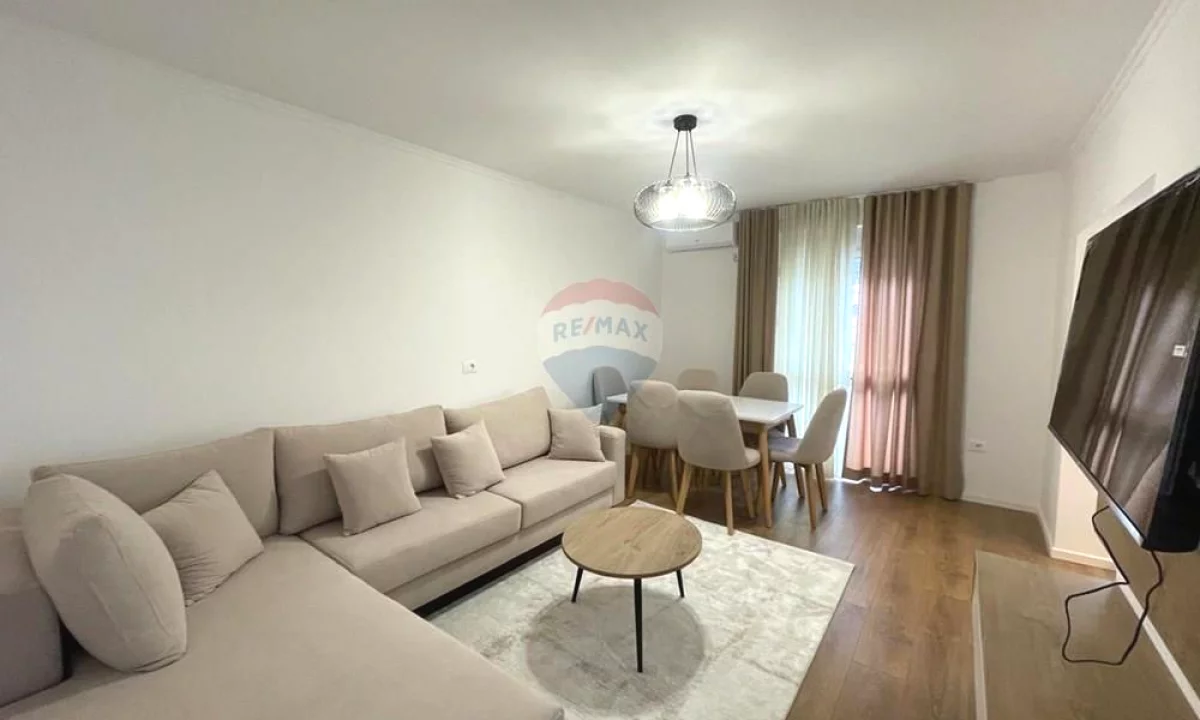 Shtepi me qera Apartament ne Tirane, 2+1, Mobilimi E mobiluar, Pagesa 700  Euro.