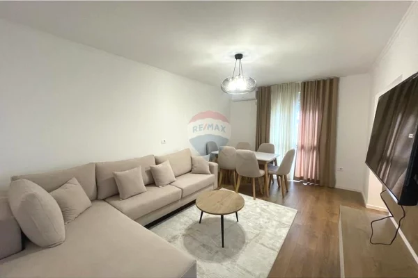 Shtepi me qera 2+1 ne Tirane - 700 Euro