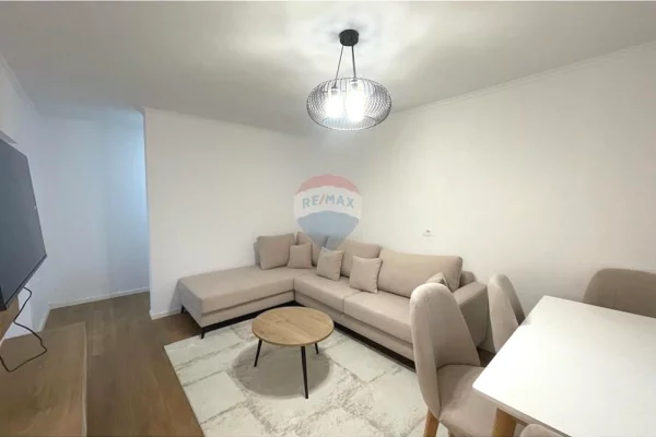 Shtepi me qera Apartament ne Tirane, 2+1, Mobilimi E mobiluar, Pagesa 700  Euro.
