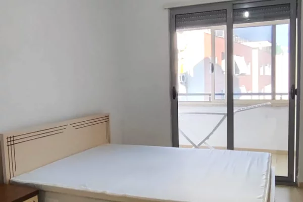 Shtepi me qera Apartament ne Tirane, 1+1, Mobilimi E mobiluar, Pagesa 40,000  Leke.