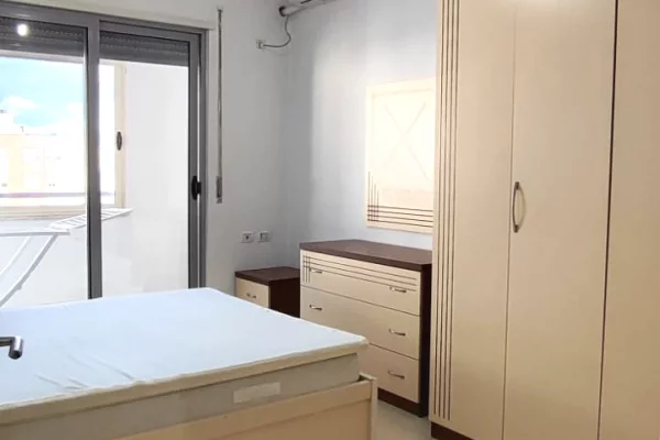 Shtepi me qera Apartament ne Tirane, 1+1, Mobilimi E mobiluar, Pagesa 40,000  Leke.