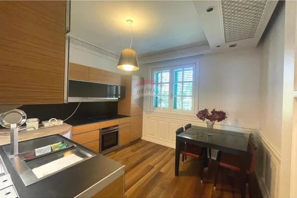 Shtepi me qera Apartament ne Tirane, 2+1, Mobilimi E mobiluar, Pagesa 70,000  Leke.