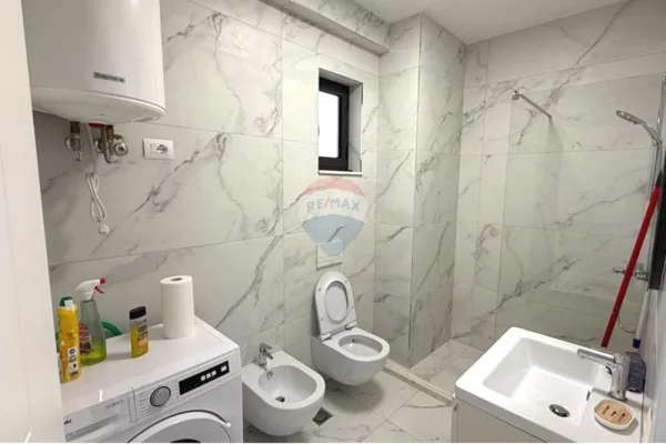 Shtepi me qera Apartament ne Tirane, 2+1, Mobilimi E mobiluar, Pagesa 70,000  Leke.