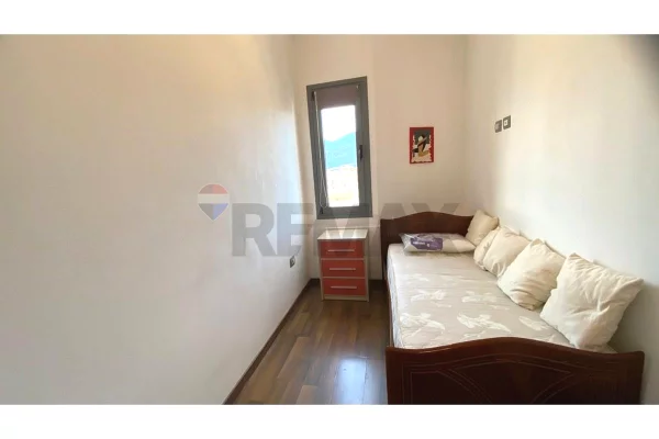 Shtepi me qera Apartament ne Tirane, 2+1, Mobilimi E mobiluar, Pagesa 70,000  Leke.