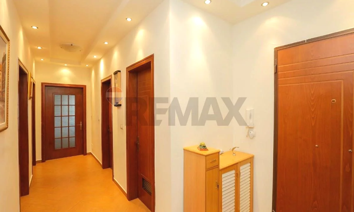 Shtepi me qera Apartament ne Tirane, 3+1, Mobilimi E mobiluar, Pagesa 80,000  Leke.