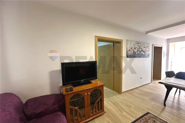 Shtepi me qera Apartament ne Tirane, 2+1, Mobilimi E mobiluar, Pagesa 600  Euro.