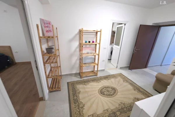 Shtepi me qera Shtepi Private ne Tirane, 1+1, Mobilimi E mobiluar, Pagesa 45,000  Leke.