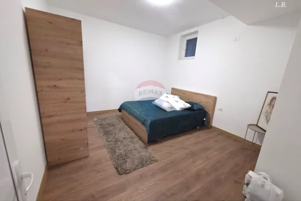 Shtepi me qera Shtepi Private ne Tirane, 1+1, Mobilimi E mobiluar, Pagesa 45,000  Leke.