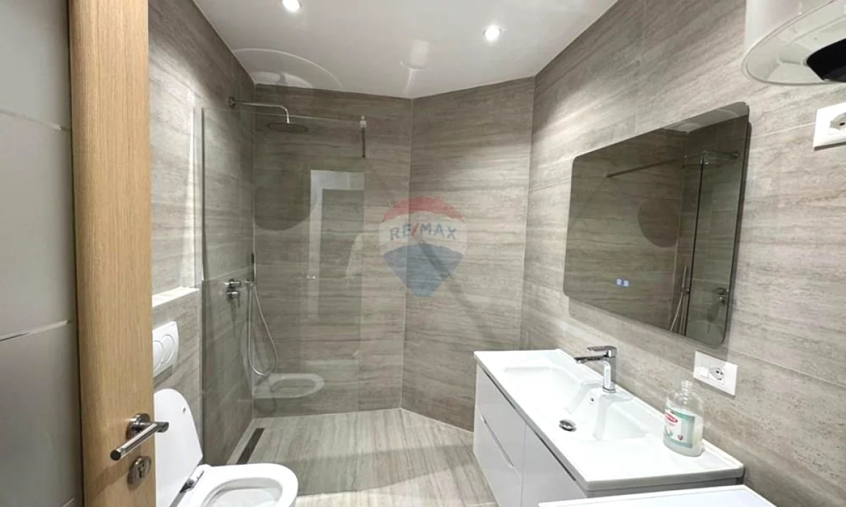Shtepi me qera Apartament ne Tirane, 1+1, Mobilimi E mobiluar, Pagesa 550  Euro.