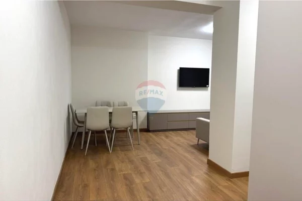 Shtepi me qera Apartament ne Tirane, 1+1, Mobilimi E mobiluar, Pagesa 550  Euro.