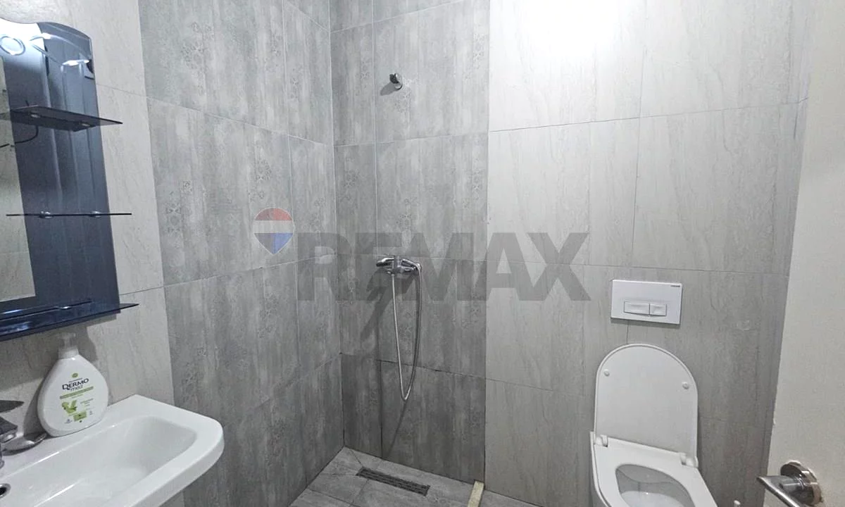 Shtepi me qera Apartament ne Tirane, Garsoniere, Mobilimi E mobiluar, Pagesa 33,000  Leke.