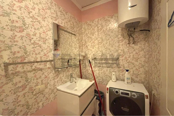 Shtepi me qera Apartament ne Tirane, 1+1, Mobilimi E mobiluar, Pagesa 55,000  Leke.