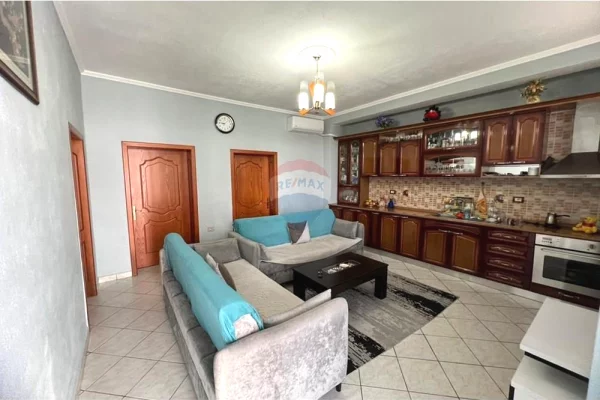 Apartament - Për Qira - Rruga Ali Shefqeti, Tiranë