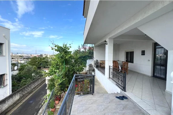 Apartament - Per Qira - Rruga Ali Shefqeti, Tirane